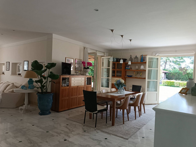 Villa single for sale in Forte dei Marmi