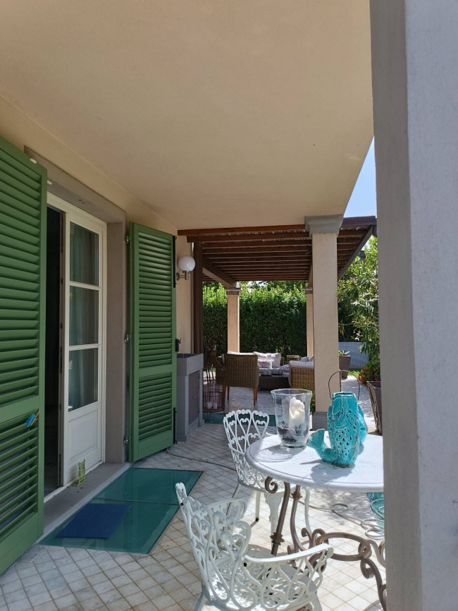 Villa single for sale in Forte dei Marmi