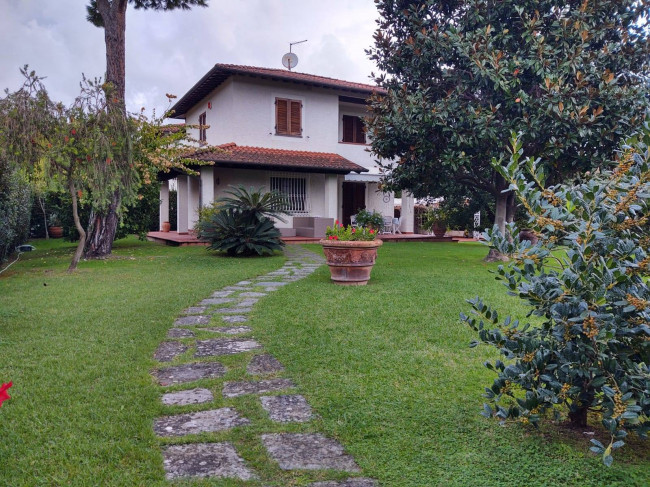 Villa in vendita a Forte Dei Marmi (LU)