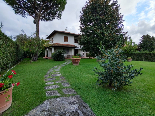 Villa in vendita a Forte Dei Marmi (LU)