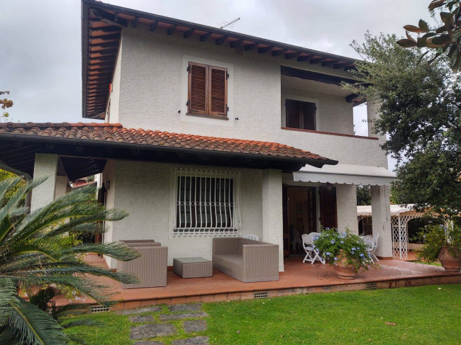 Villa in vendita a Forte Dei Marmi (LU)