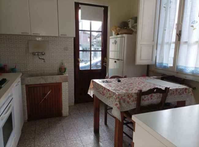 family house for sale in Pietrasanta