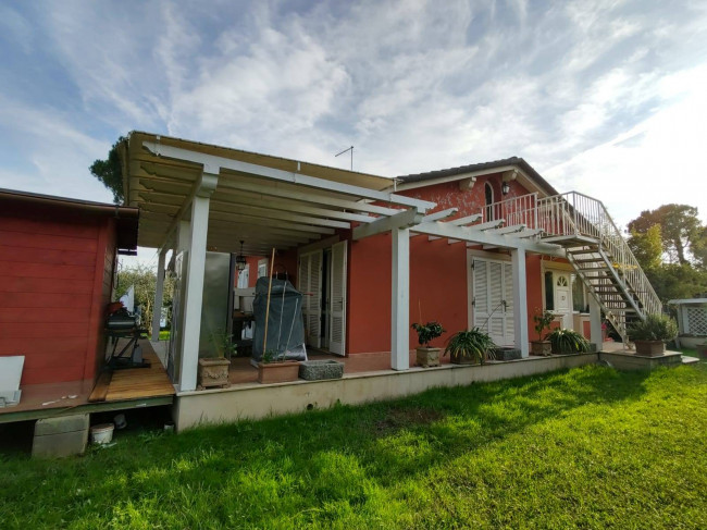 Casa indipendente in vendita a Marina Di Pietrasanta, Pietrasanta (LU)