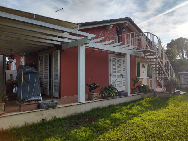 Casa indipendente in vendita a Marina Di Pietrasanta, Pietrasanta (LU)