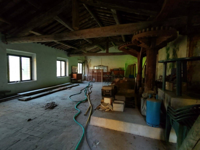 Rustico in vendita a Massarosa