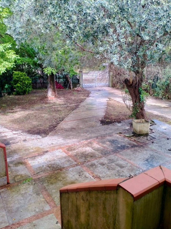 villa bifamiliare in vendita a Seravezza