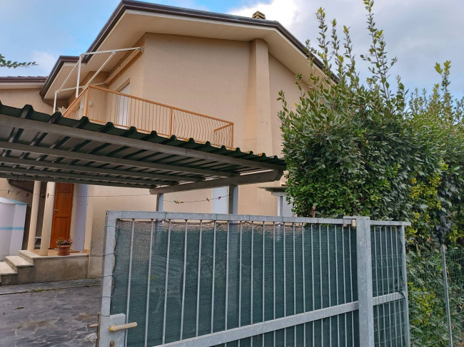 villa bifamiliare in vendita a Pietrasanta