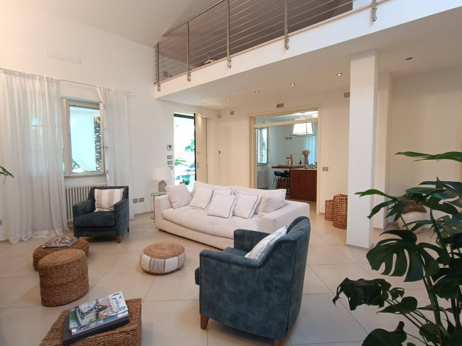 villa indipendente in vendita a Pietrasanta