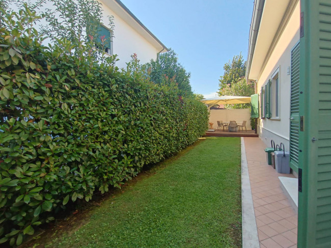 villa indipendente in vendita a Pietrasanta