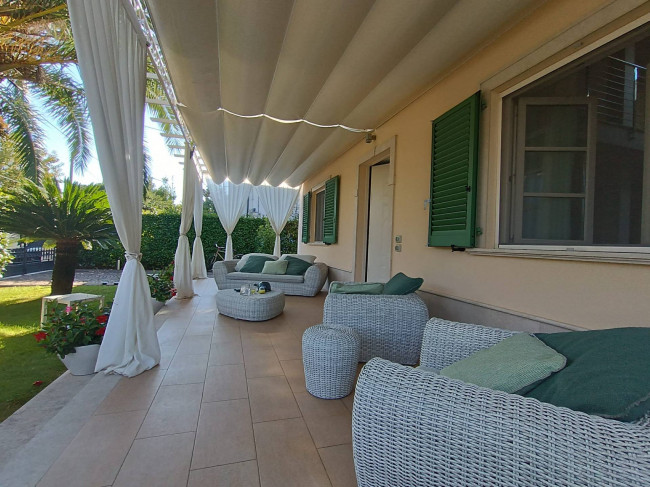 villa indipendente in vendita a Pietrasanta