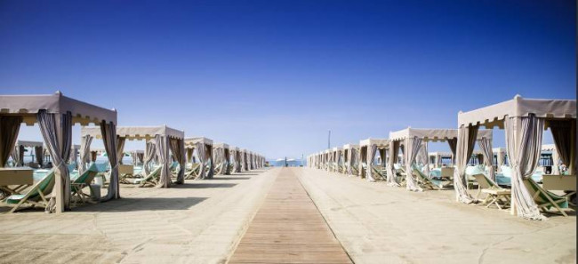 villa indipendente in vendita a Forte dei Marmi