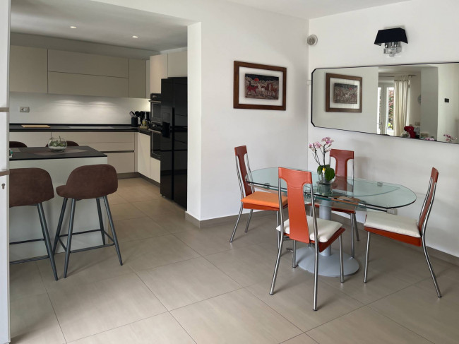 villa indipendente in vendita a Montignoso