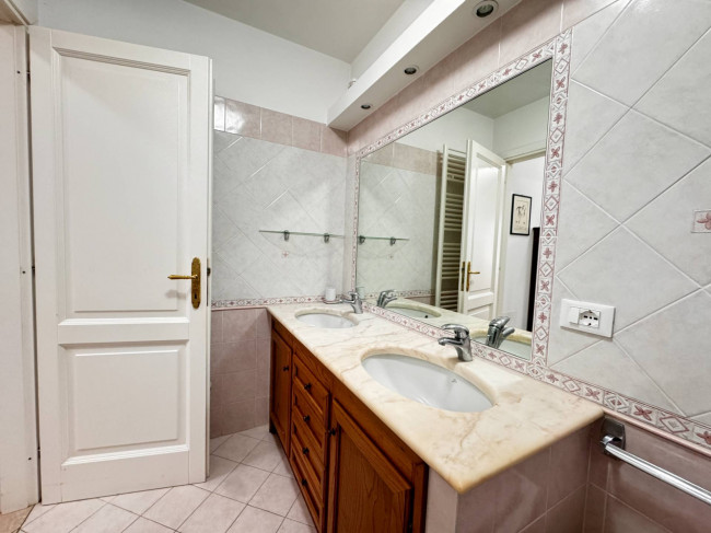 family house for sale in Forte dei Marmi