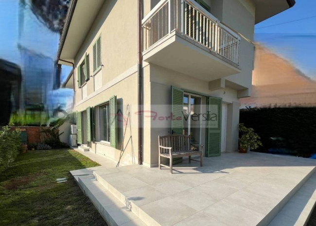 Villa semindipendente in vendita a Pietrasanta