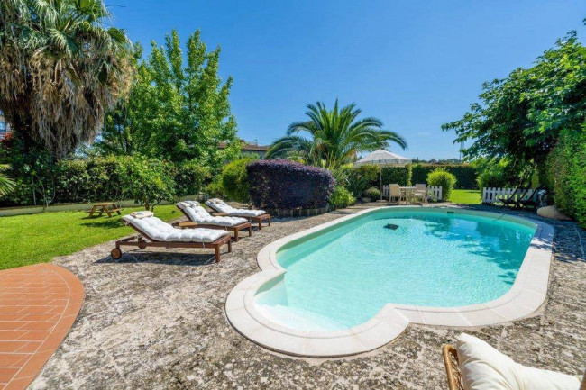 villa indipendente in affitto a Seravezza