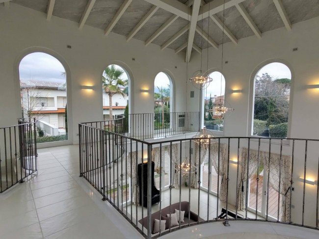 villa for sale in Forte dei Marmi