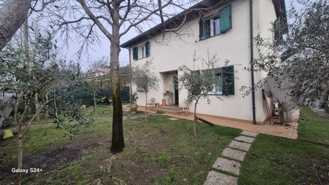 Villa in vendita a Montignoso