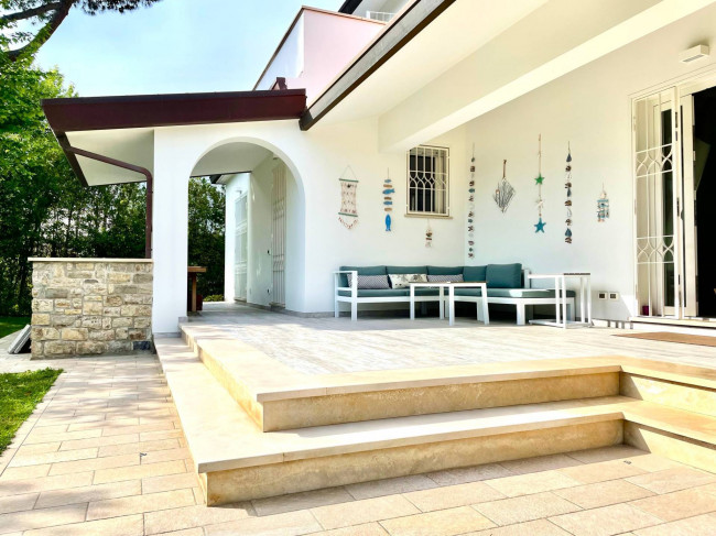 villa indipendente in vendita a Forte dei Marmi