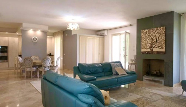 villa indipendente in vendita a Forte dei Marmi