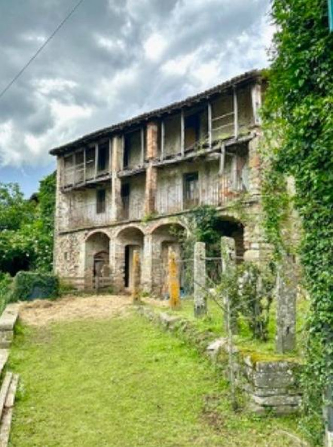 Villa in vendita a Castiglione di Garfagnana
