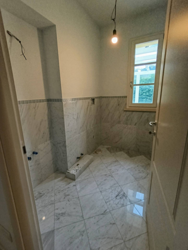 family house for sale in Pietrasanta