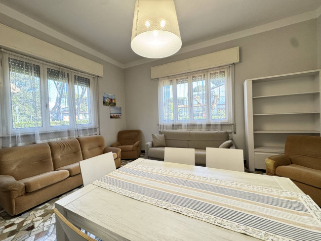 villa for sale in Pietrasanta