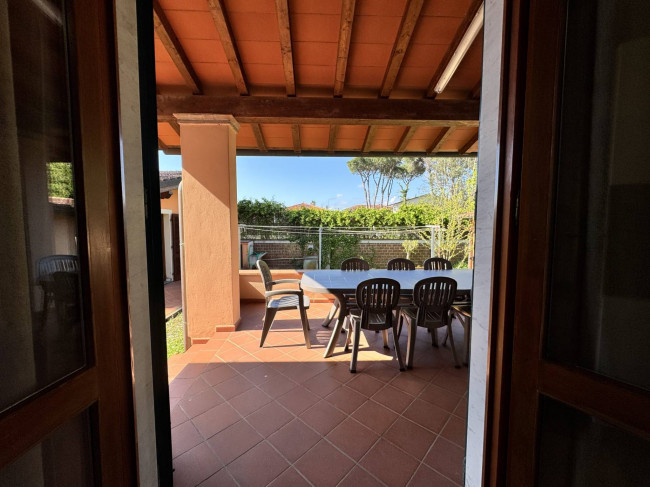 villa for sale in Pietrasanta