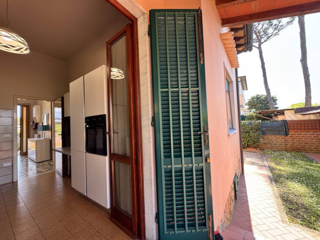 villa for sale in Pietrasanta