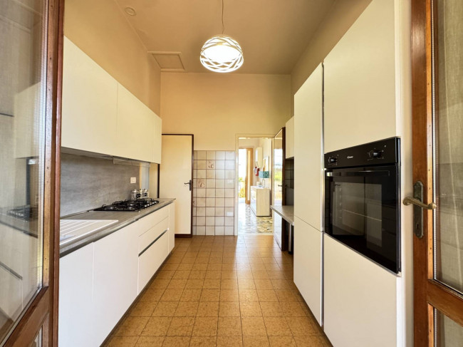 villa for sale in Pietrasanta