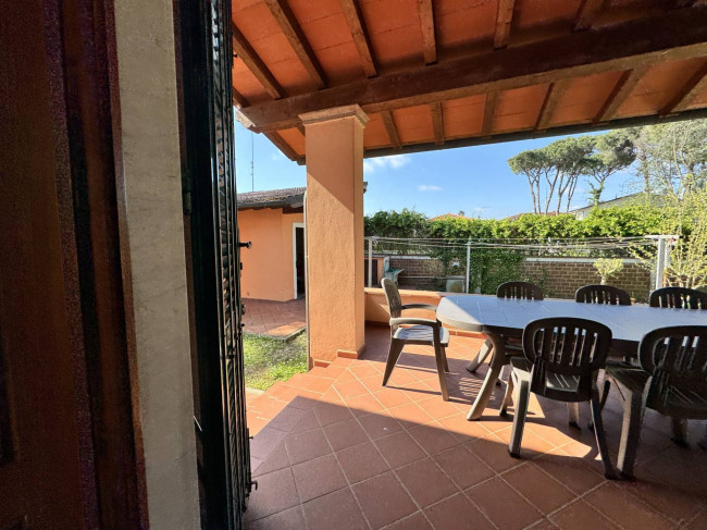 villa for sale in Pietrasanta