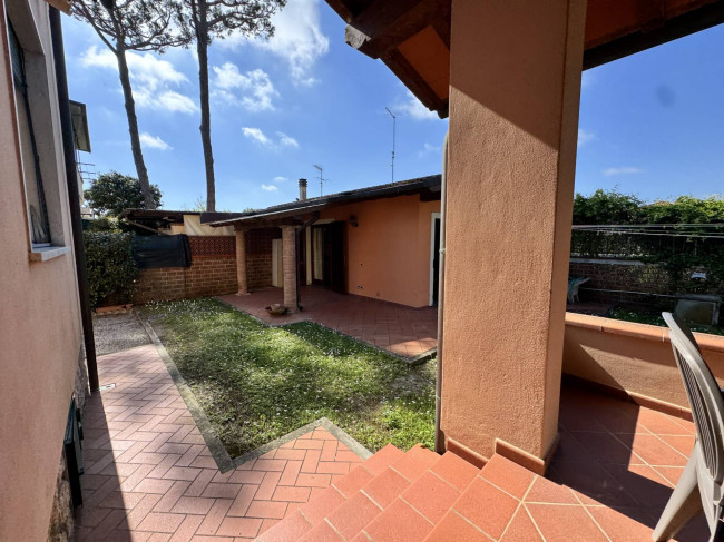 villa for sale in Pietrasanta