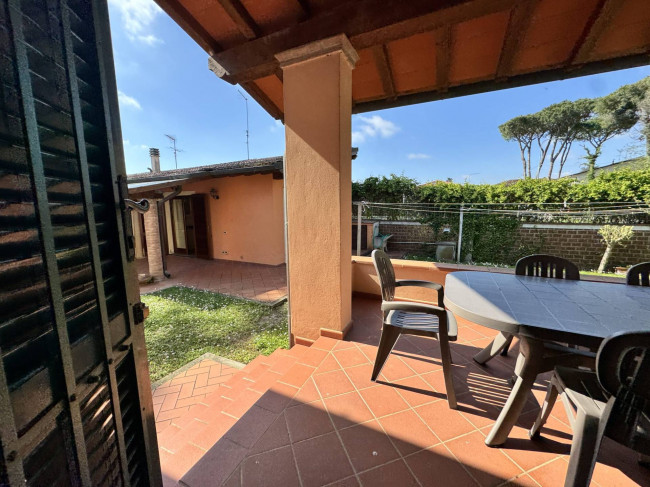 villa for sale in Pietrasanta