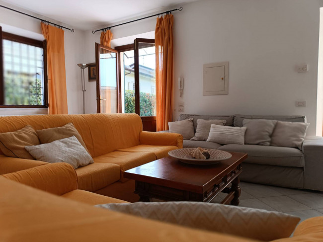 family house for sale in Pietrasanta