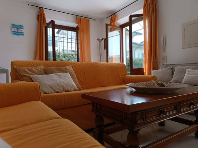 family house for sale in Pietrasanta
