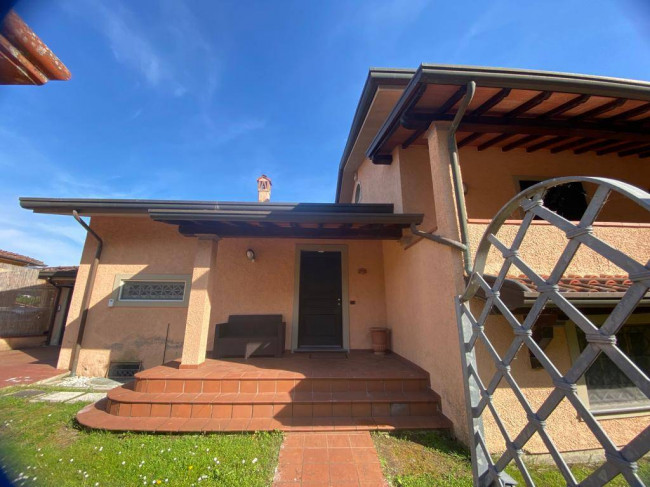 villa indipendente in affitto stagionale a Forte dei Marmi