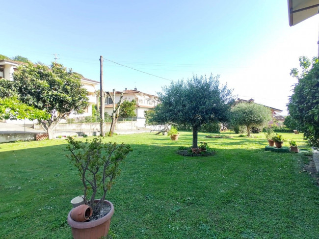 villa indipendente in vendita a Pietrasanta
