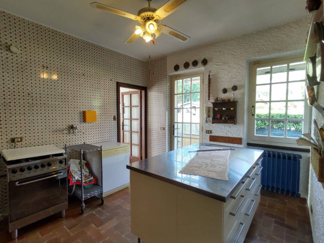 villa indipendente in vendita a Pietrasanta