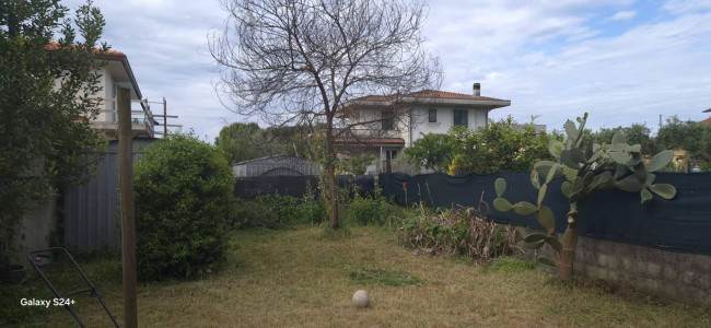 villa bifamiliare in vendita a Massa