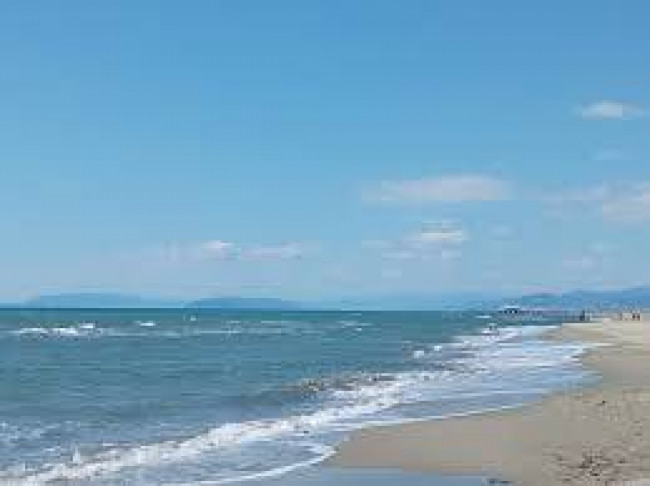 family house for sale in Pietrasanta