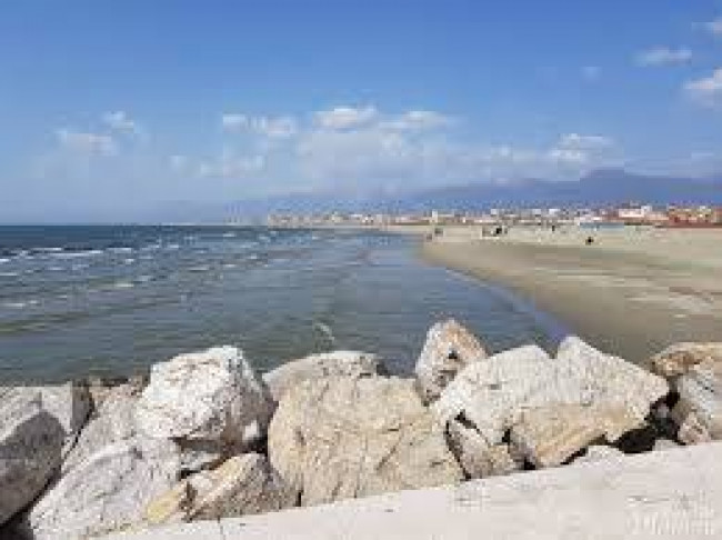 family house for sale in Pietrasanta