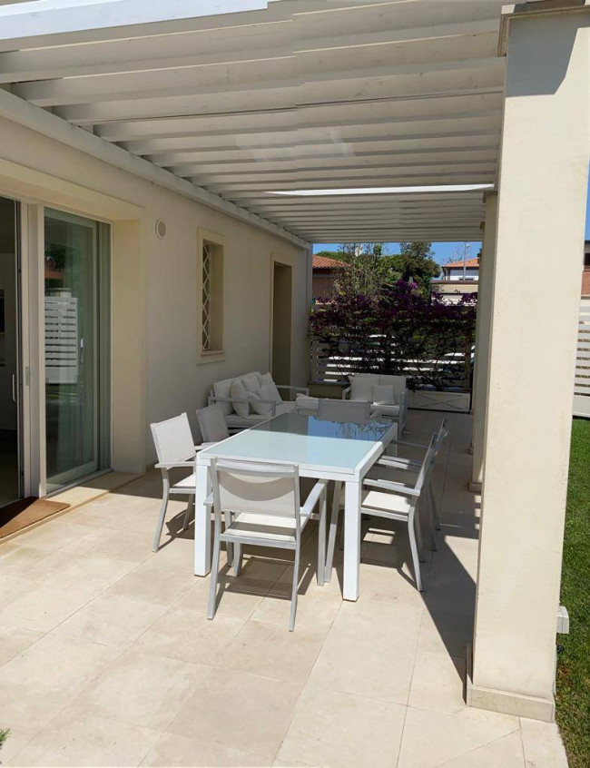 Villa single for rent in Forte dei Marmi
