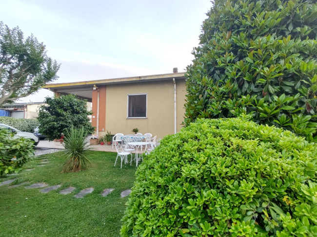 house detached for sale in Massa