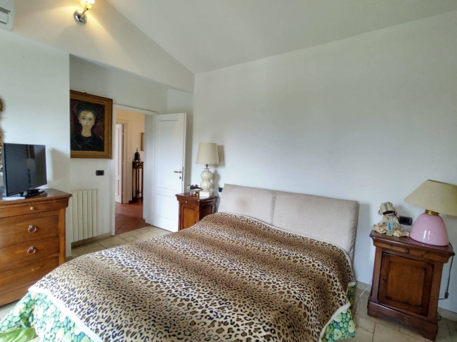 villa bifamiliare in vendita a Montignoso