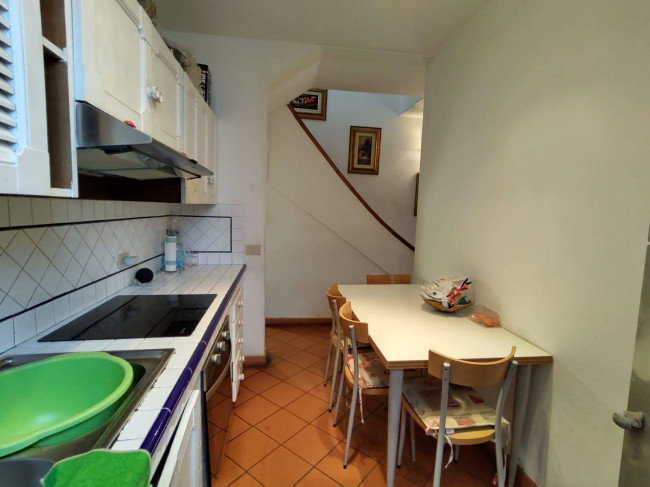 villa bifamiliare in vendita a Montignoso