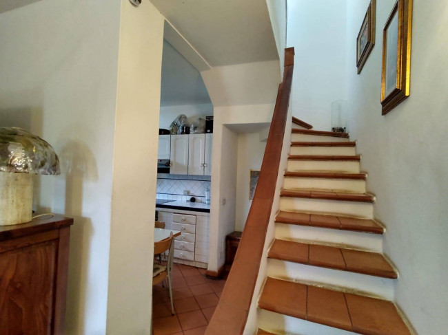 villa bifamiliare in vendita a Montignoso