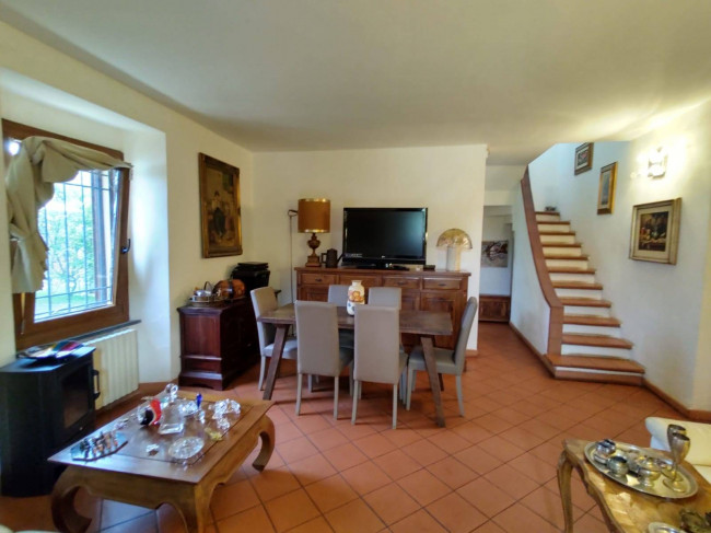 villa bifamiliare in vendita a Montignoso