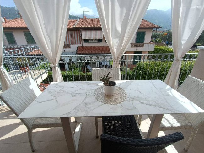 Appartamento in Villa in vendita a Seravezza