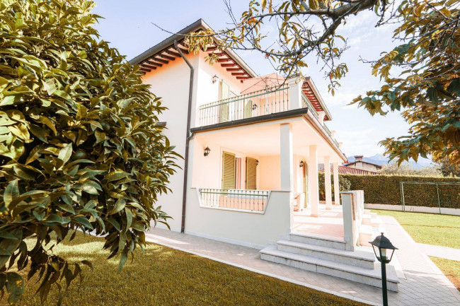 villa indipendente in affitto a Forte dei Marmi