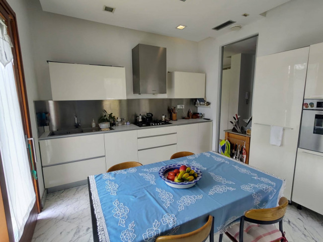 villa indipendente in vendita a Montignoso