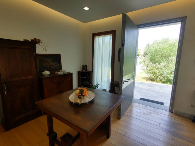 villa indipendente in vendita a Montignoso